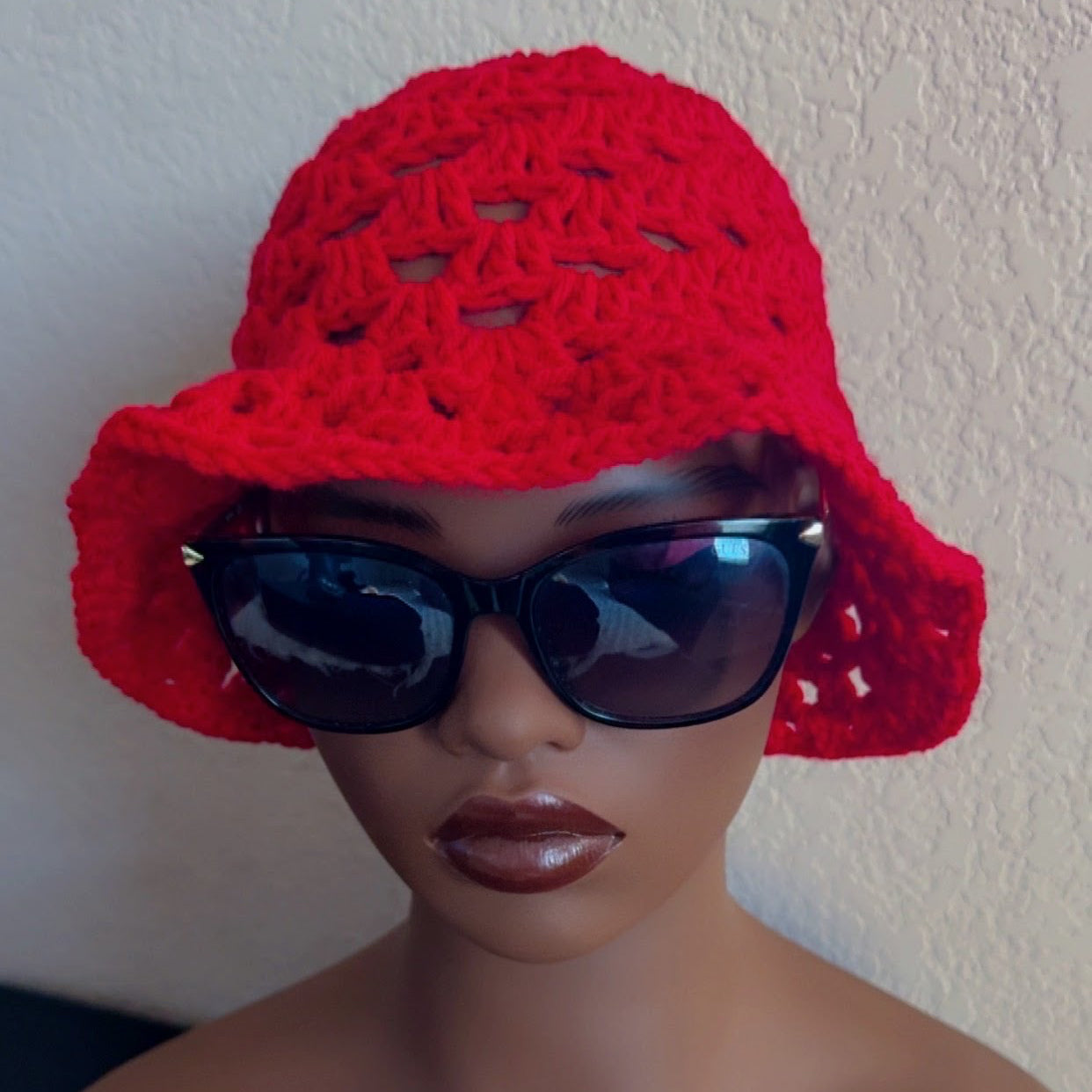 Color: Red